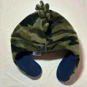 ⭐️ GAP - NWT -  green camo print fleece hat. Size L